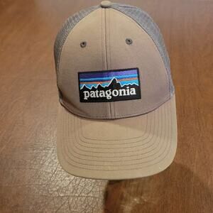 Patagonia Snapback Trucker's Hat Cap mesh back one size fits all Khaki Purple